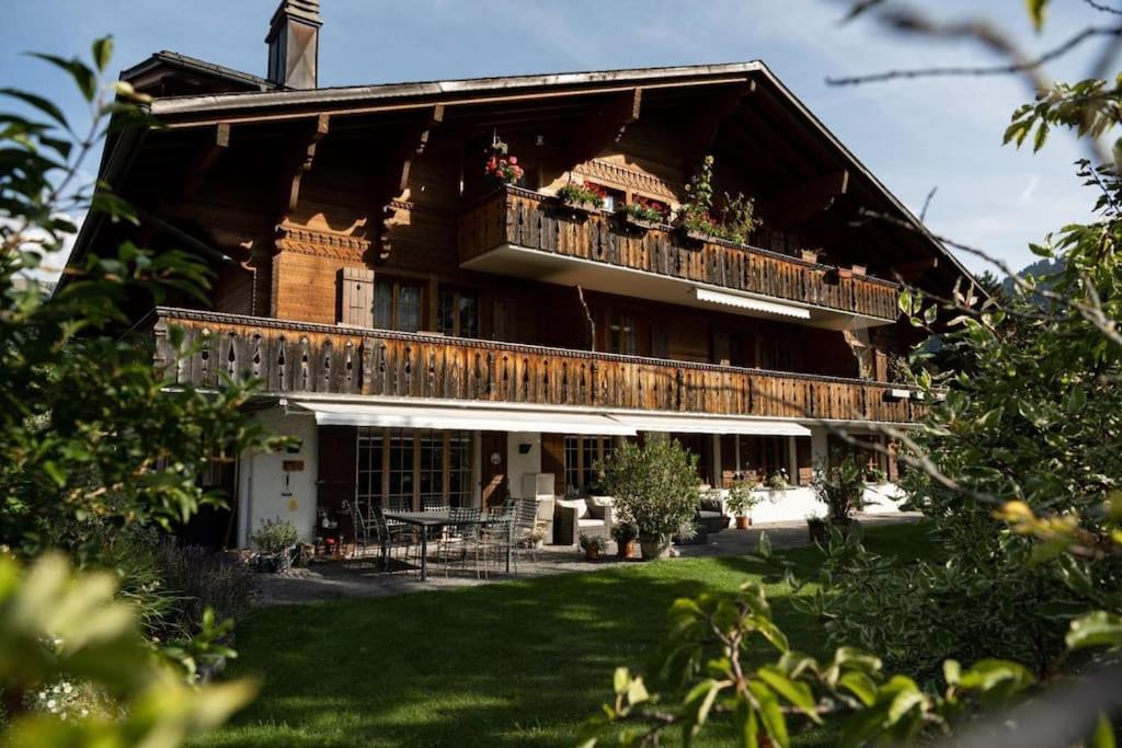 Charming Alpine Apartment Gstaad Bagian luar foto